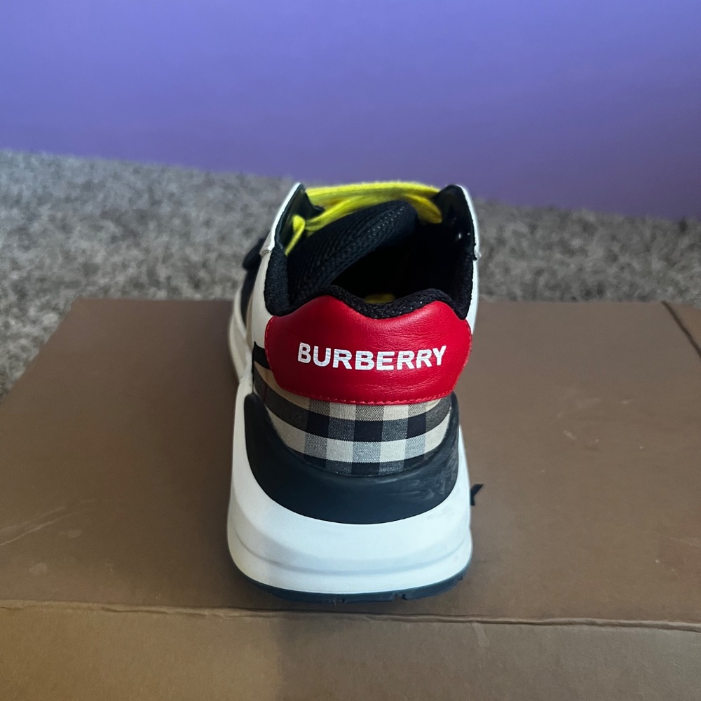 Burberry Ramsey Sneaker - Picture 3 of 12